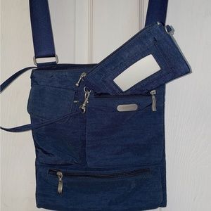 Baggallini Day Trip Large Hobo Crossbody RFID Wristlet Wallet Bag Navy Blue